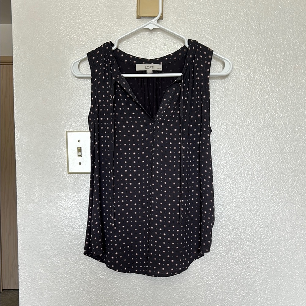 LOFT Black, Pink , White Sleeveless Floral Blouse, Size: SP (Petites)